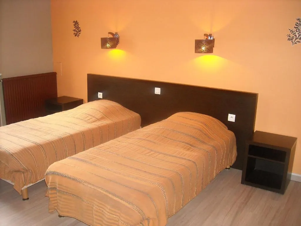 La Chaumiere Bed & Breakfast Seyne 3*,  France